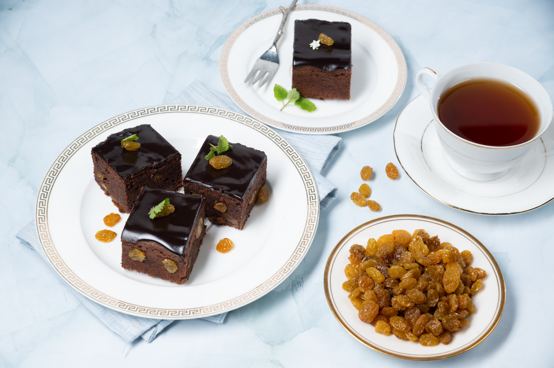Bánh Sô-Cô-La Brownie với Nho Khô California • Raisins
