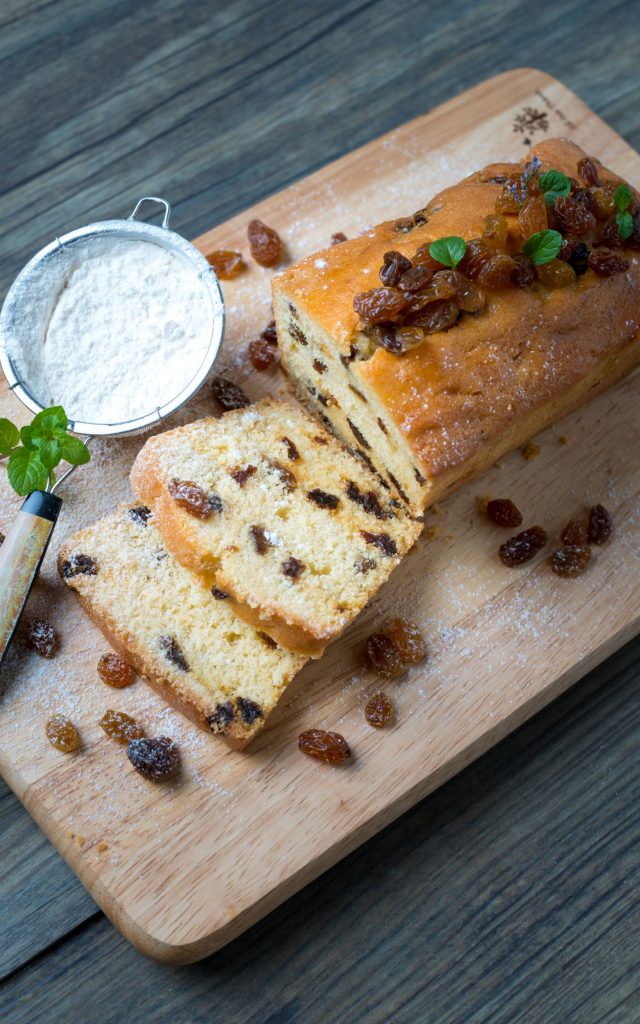 Bánh Bông Lan Nho Khô California • Raisins